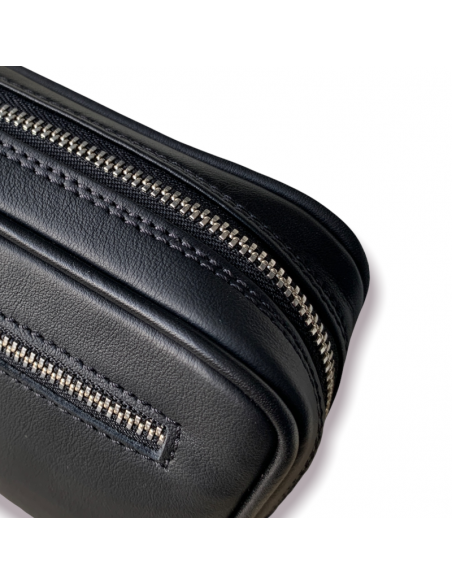POUCH DE PIEL NEGRO ( NECESER PIEL)